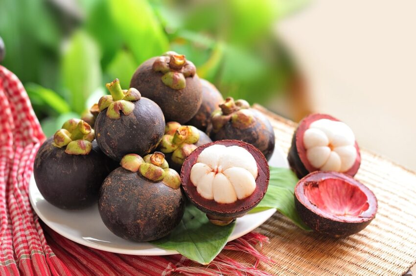 mangosteen:-a-guide-to-its-benefits,-nutritional-profile,
and-potential-risks