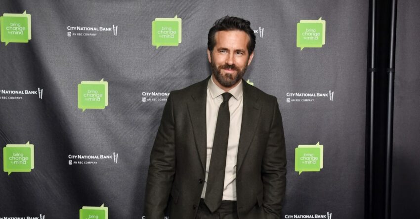 ryan-reynolds-trolls-taylor-swift-and-his-wife-with-edited
travis-kelce-photo
