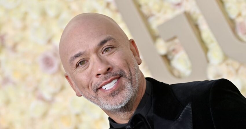 golden-globes-host-jo-koy-backtracks-on-taylor-swift-nfl
joke-after-backlash