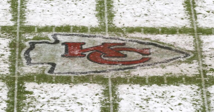 three-chiefs-fans-froze-to-death-in-friend’s-backyard,-no
one-knows-why