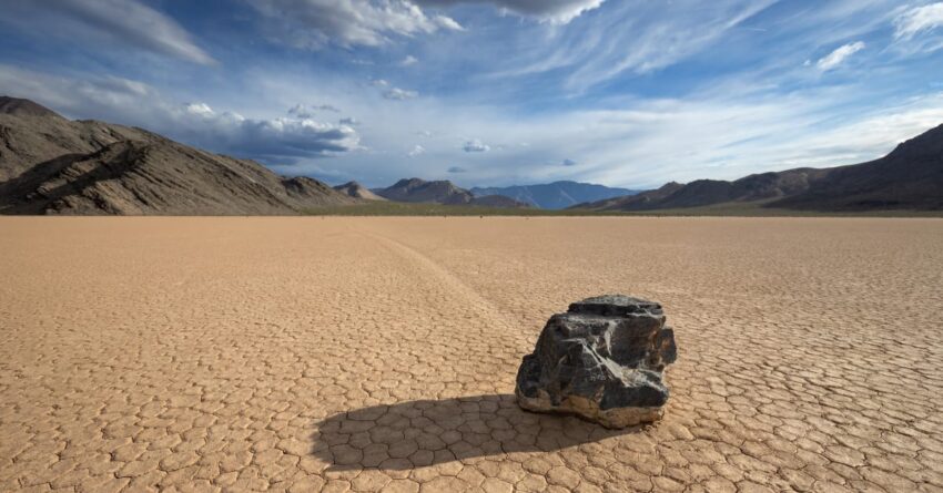 death-valley-inundated-by-rain-in-rare-weather-event