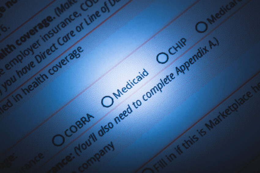 casi-1-de-cada-4-adultos-desafiliados-de-medicaid-siguen-sin
seguro,-indica-encuesta