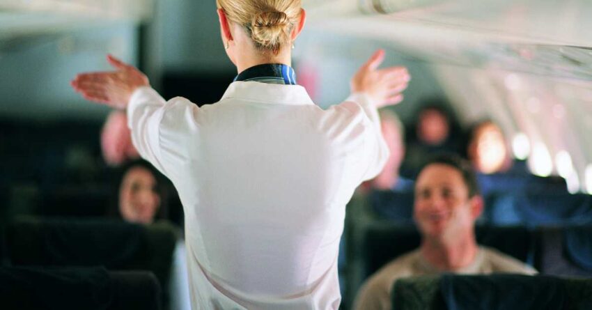 flight-attendant-reveals-what-your-travel-clothes-say-about
you