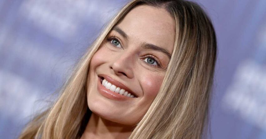 margot-robbie-prefers-selling-gin-to-selling-a-movie
